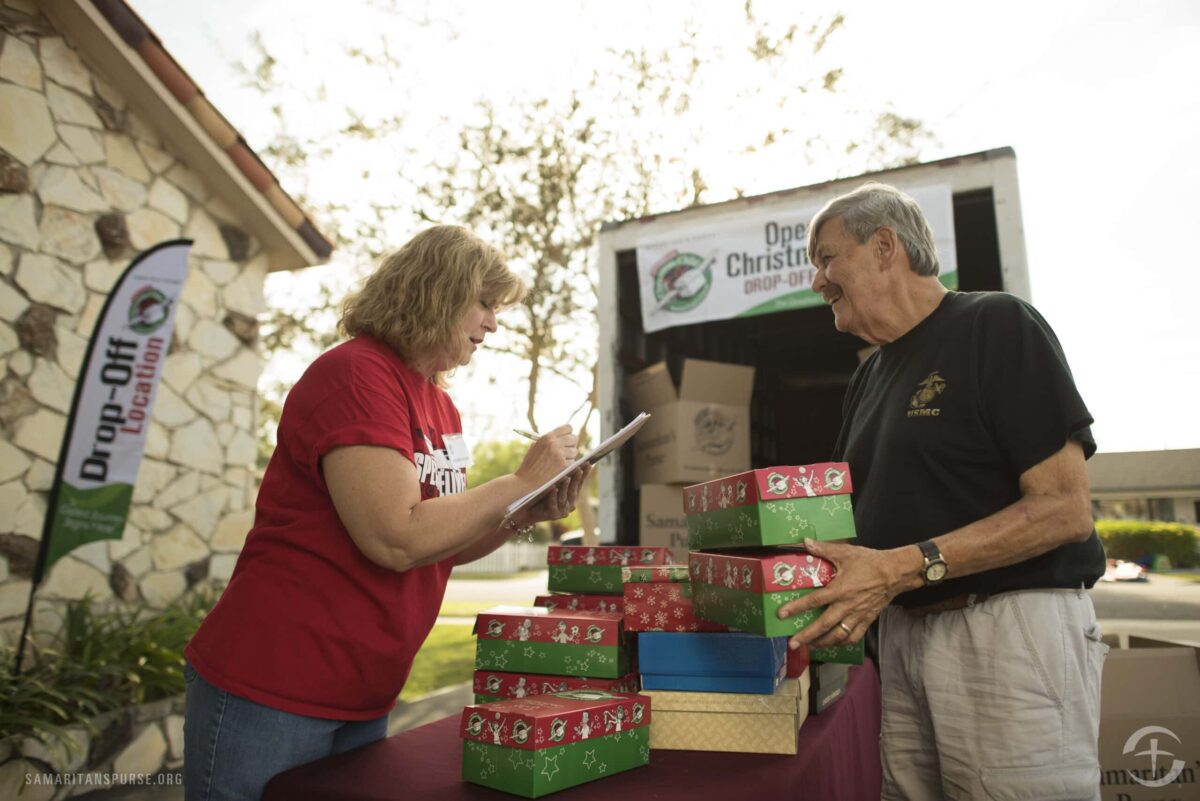 Volunteers loading Shoebox Christmas gifts in Orange County, CA